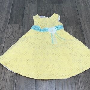 Blueberi boulevard sleeveless crochet, like dress with a checkered like sash